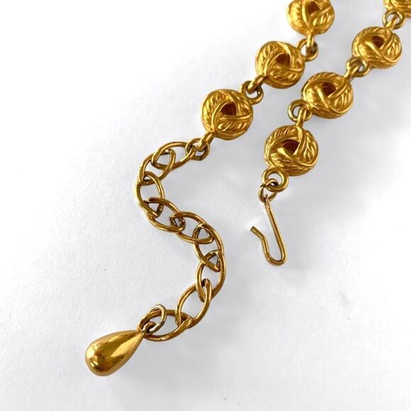 Vintage Gold Knot Chain Link Necklace - Picture 5 of 5
